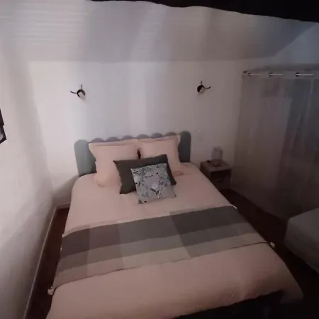 بيت للعطل La Lauze